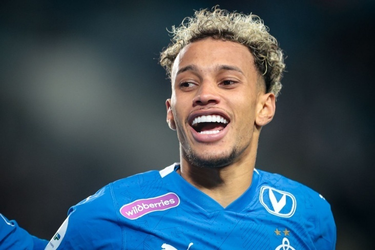 Обсуждает условия перехода Обсуждает условия перехода